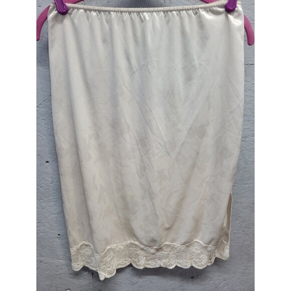 VINTAGE Beige NYLON W/ LACE TRIM HALF SLIP MADE IN USA SIZE M - Picture 2 of 10
